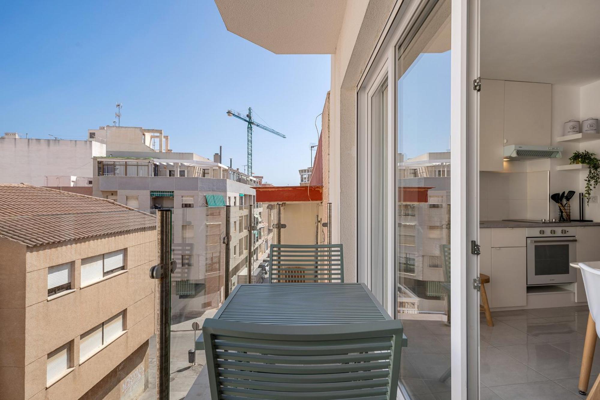 Casa Amorosa Apartment - Close To Beach, City Centre And Bus Station Torrevieja Exterior photo
